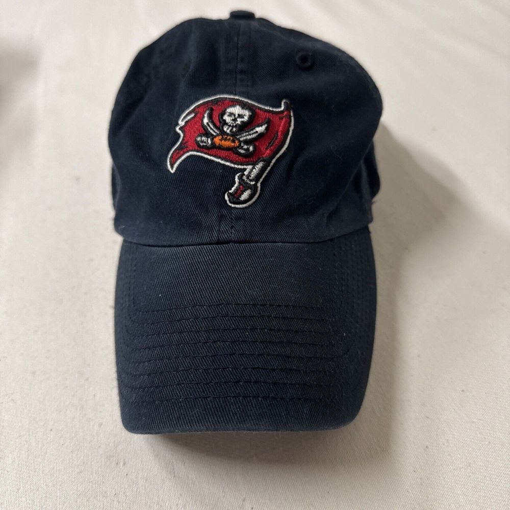 TAMPA BAY BUCCANEERS LOGO ATHLETIC S FITTED SZ 7 BEACH HAT CAP VINTAGE EE2